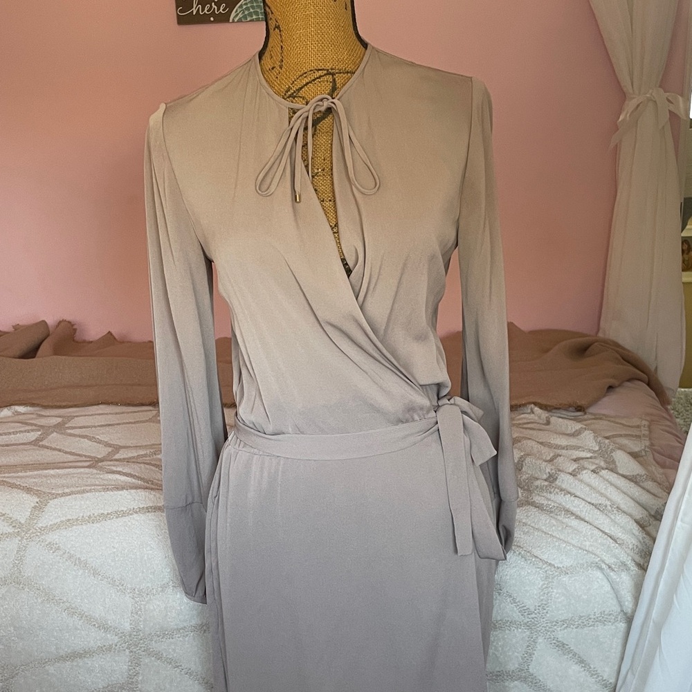 DVF Silk Wrap Dress—Blush/Beige and Size 6